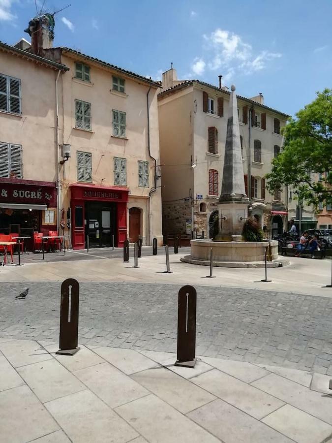 Apartamento Charmant T2 Dans Le Vieux Centre De La Valette Du Var Exterior foto